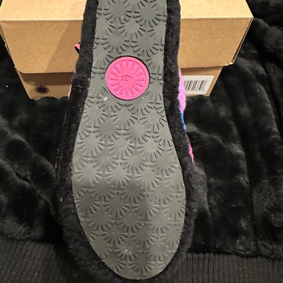 Ugg Slippers - Picture 2 of 4